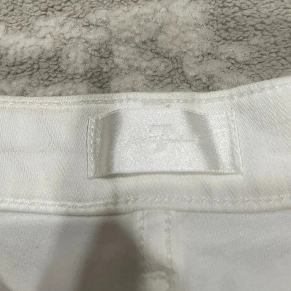 7 FOR ALL MANKIND White Shorts Size 25 - Picture 2 of 6